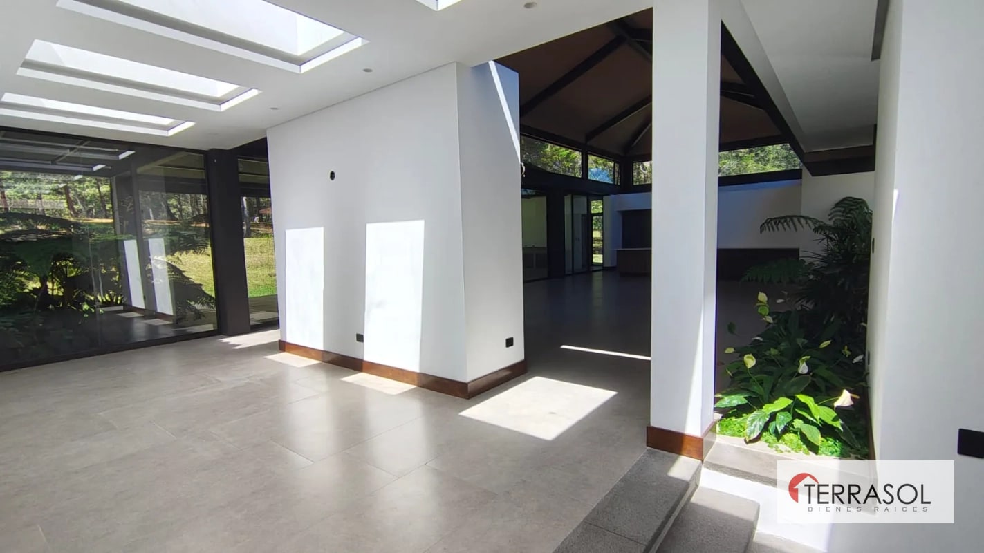 Casa Moderna de Lujo en Venta – Hacienda Nueva Golf Club - 9