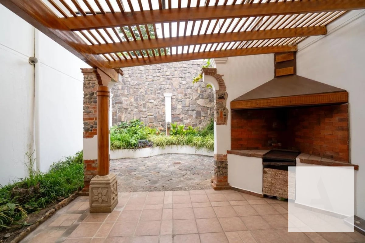 Casa en venta – Carretera a El Salvador, km 16.5 - 3