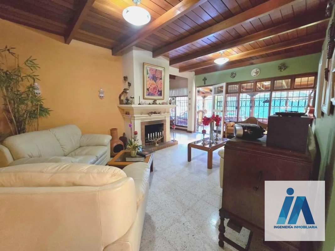 CASA EN VENTA📍Carretera a El Salvador, Km.16 (fuera de garita) Esta residencia es el refugio perfecto - 15