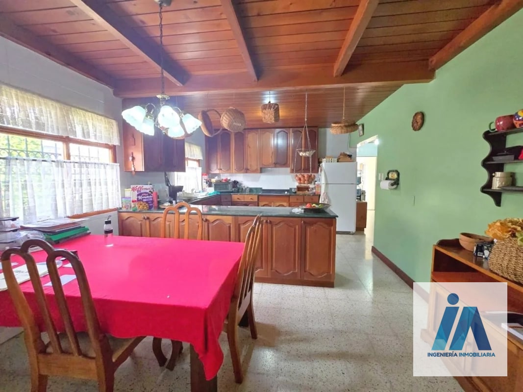 CASA EN VENTA📍Carretera a El Salvador, Km.16 (fuera de garita) Esta residencia es el refugio perfecto - 12