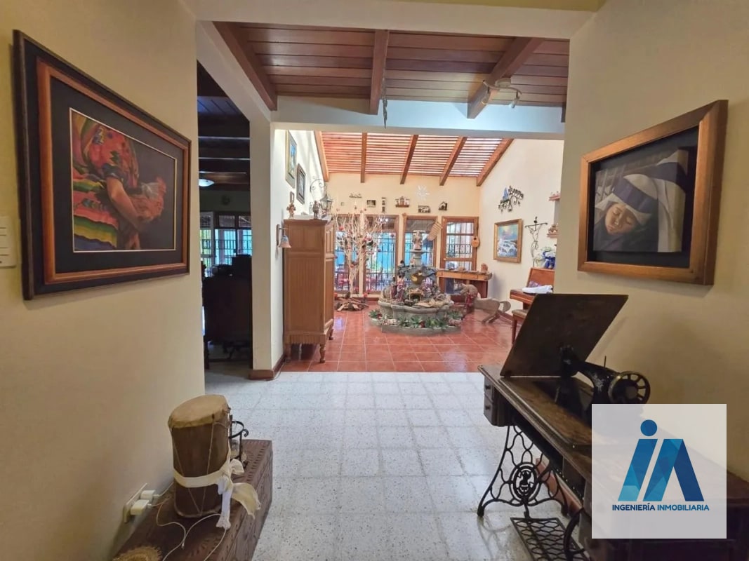 CASA EN VENTA📍Carretera a El Salvador, Km.16 (fuera de garita) Esta residencia es el refugio perfecto - 9