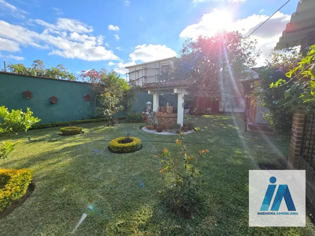 CASA EN VENTA📍Carretera a El Salvador, Km.16 (fuera de garita) Esta residencia es el refugio perfecto - 6