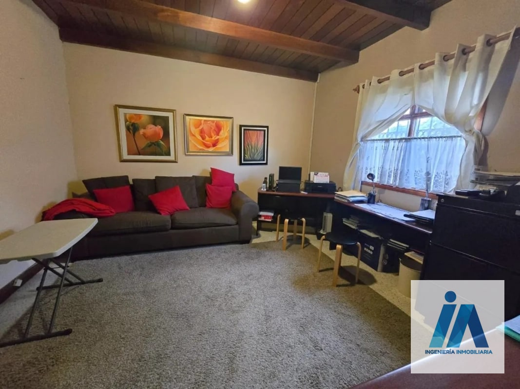 CASA EN VENTA📍Carretera a El Salvador, Km.16 (fuera de garita) Esta residencia es el refugio perfecto - 4