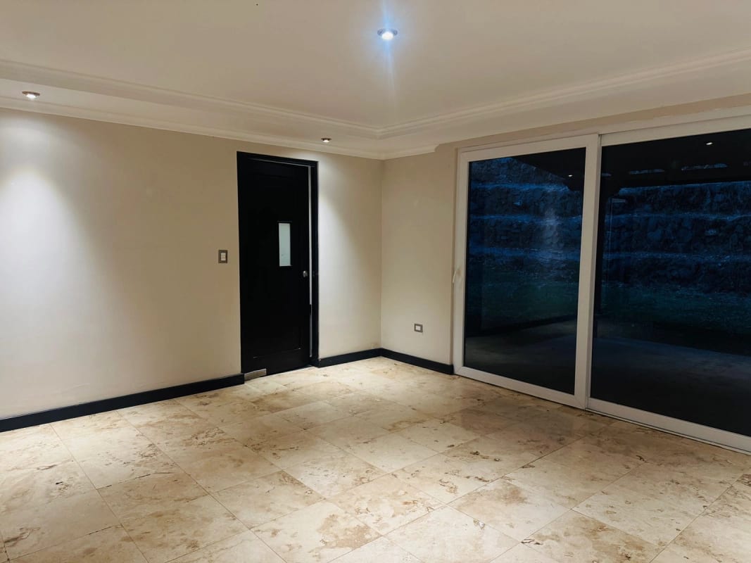 Casa en Venta Condominio Colinas de Castel — Casa en Venta en Colinas de Castel, Carretera a El Salvador, Guatemala, Ciudad — foto 9 de 12