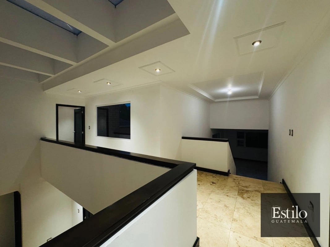 CASA EN VENTA CONDOMINIO COLINAS DE CASTEL - 2