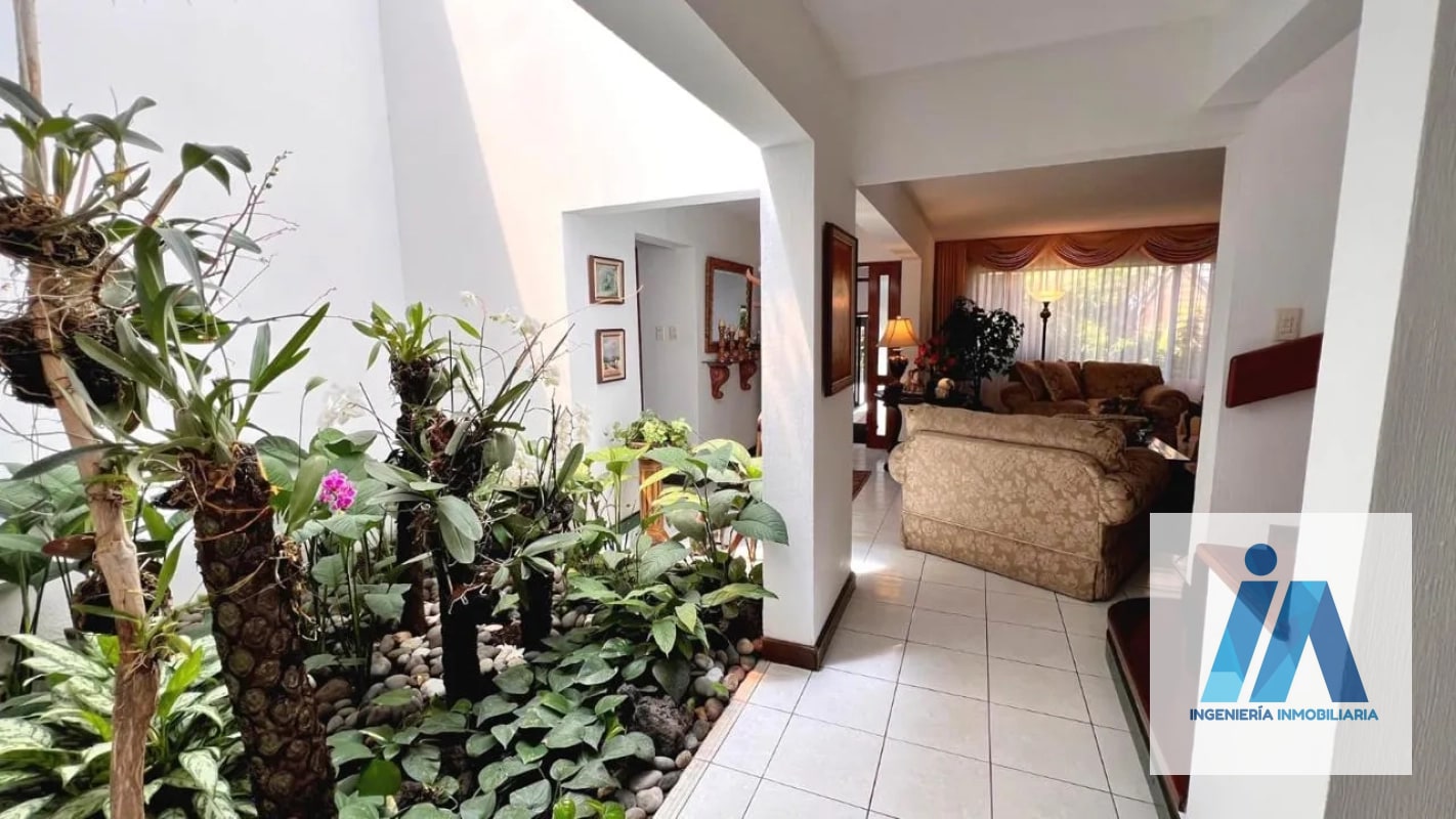 CASA EN VENTA📍Área residencial, Zona 15 por San Lázaro | Fuera de garita - 9