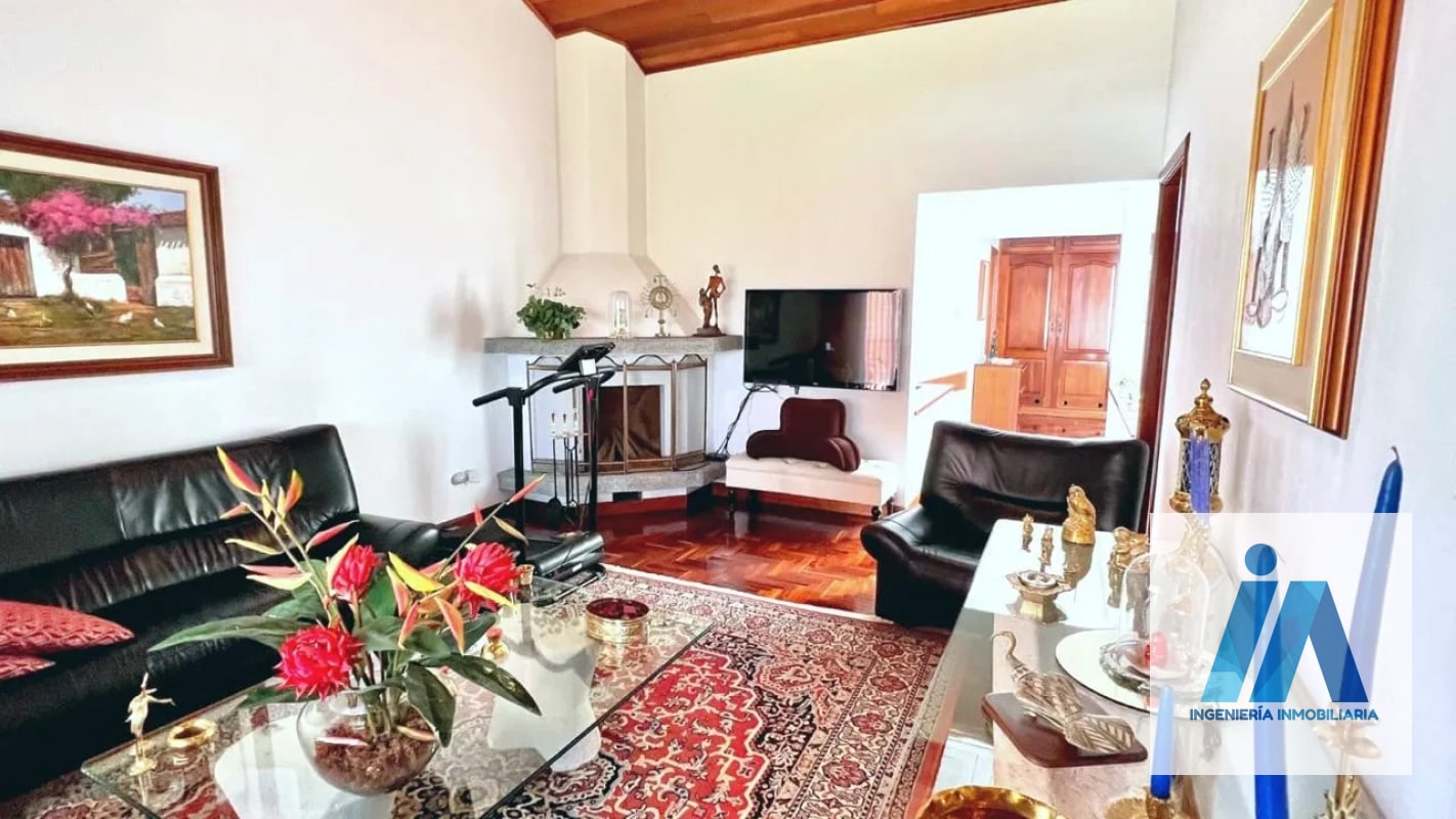 CASA EN VENTA📍Área residencial, Zona 15 por San Lázaro | Fuera de garita - 5