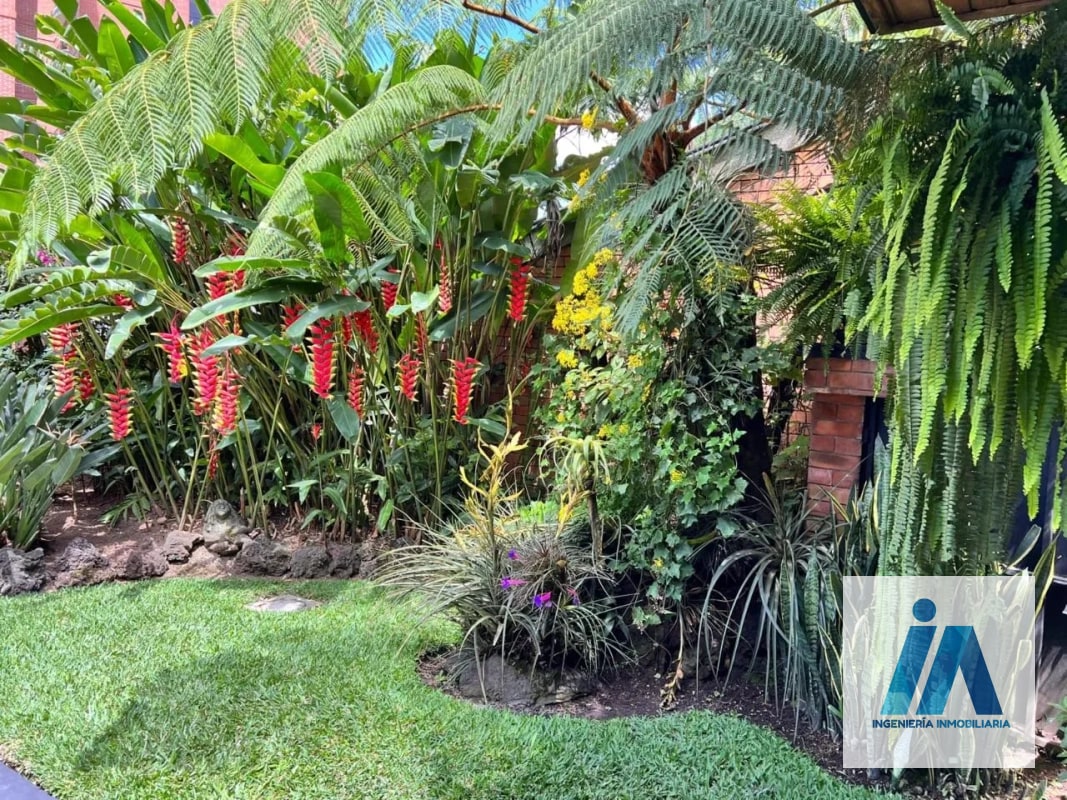 CASA EN VENTA📍Área residencial, Zona 15 por San Lázaro | Fuera de garita - 2