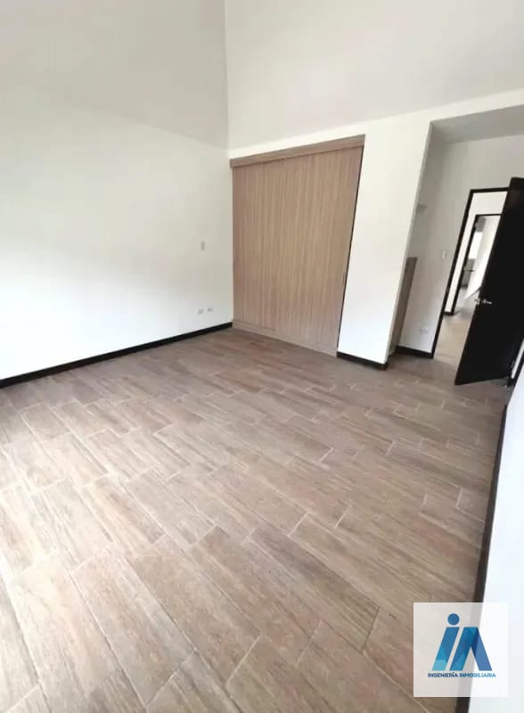 CASA EN VENTA📍Prados de Fraijanes, Km. 21.5 Carretera a Fraijanes Descubre esta espectacular residencia — Casa en Venta en Fraijanes, Carretera a El Salvador, Guatemala, Ciudad — foto 9 de 11