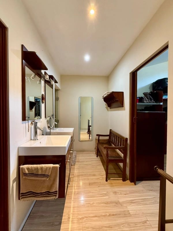 Casa en venta | 3 hab | 3 baños | Jardin — Casa en Venta en Santa Catarina Pinula, Guatemala, Ciudad — foto 6 de 14