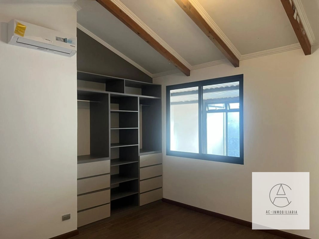 Casa en venta zona 10, Cortijo Santa Fe - 10