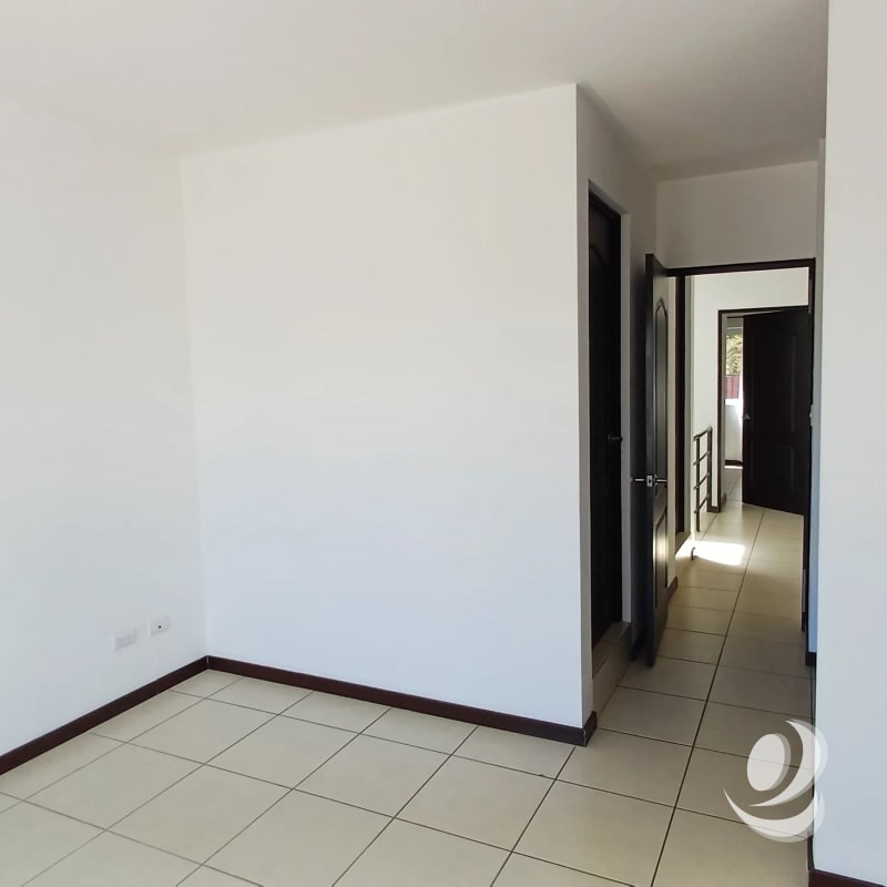 Casa en Venta La Reserva Zona 6 Villa Canales - 4
