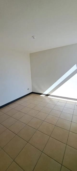 Casa en Venta en Altos de Village, Km. 25 CES — Casa en Venta en Carretera a El Salvador, Guatemala, Ciudad — miniatura 3 de 11