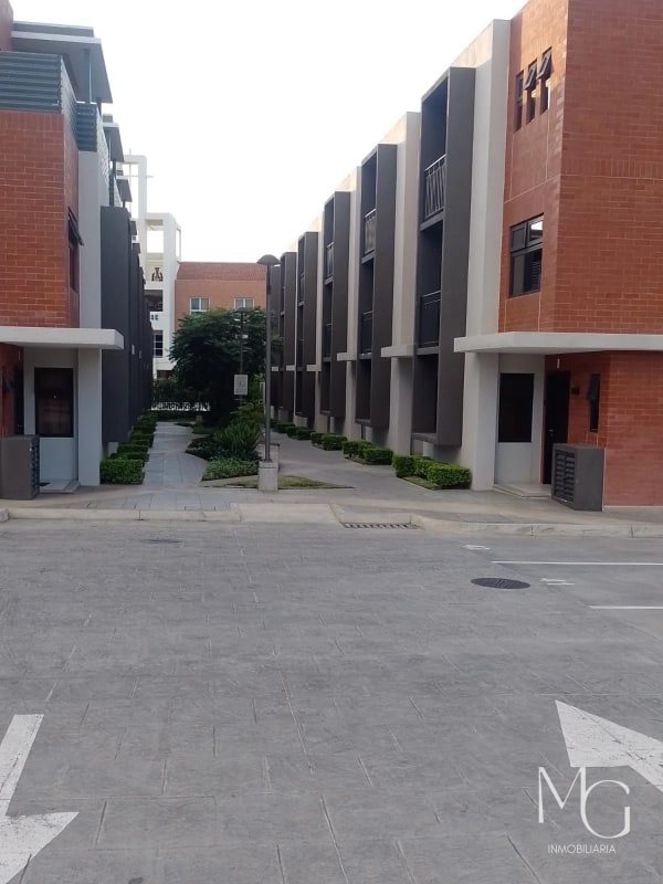RENTO CASA MÉRIDA, CONDADO EL NARANJO, ZONA 4 MIXCO - 2