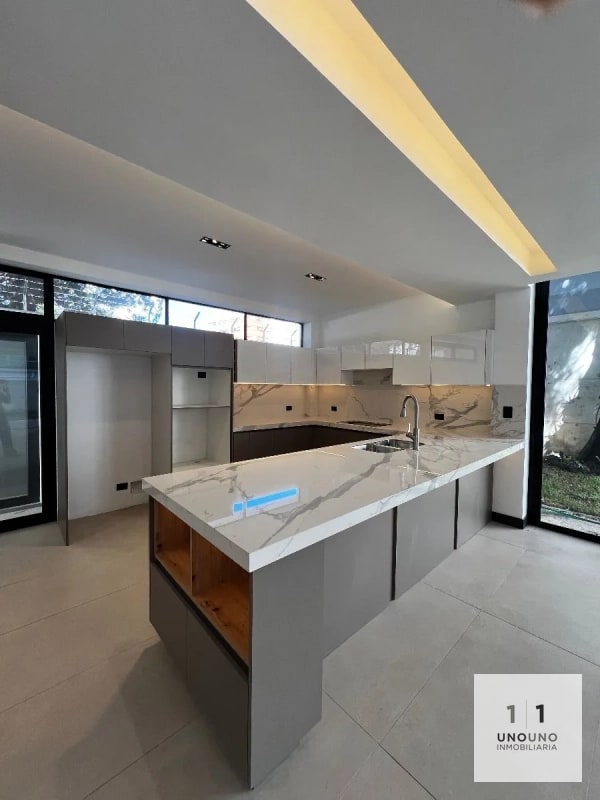 Casa para estrenar en venta en zona 13 - 8