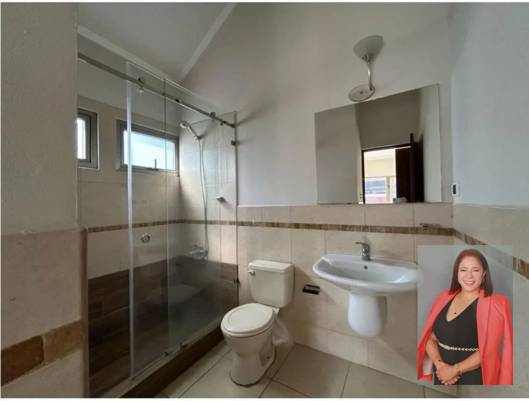 Amplia casa en venta en residencial Villas de Jacarandas de Cayala — Casa en Venta en Jacarandas de Cayalá, Zona 16, Guatemala, Ciudad — foto 13 de 17