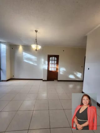 Amplia casa en venta en residencial Villas de Jacarandas de Cayala — Casa en Venta en Jacarandas de Cayalá, Zona 16, Guatemala, Ciudad — miniatura 10 de 17