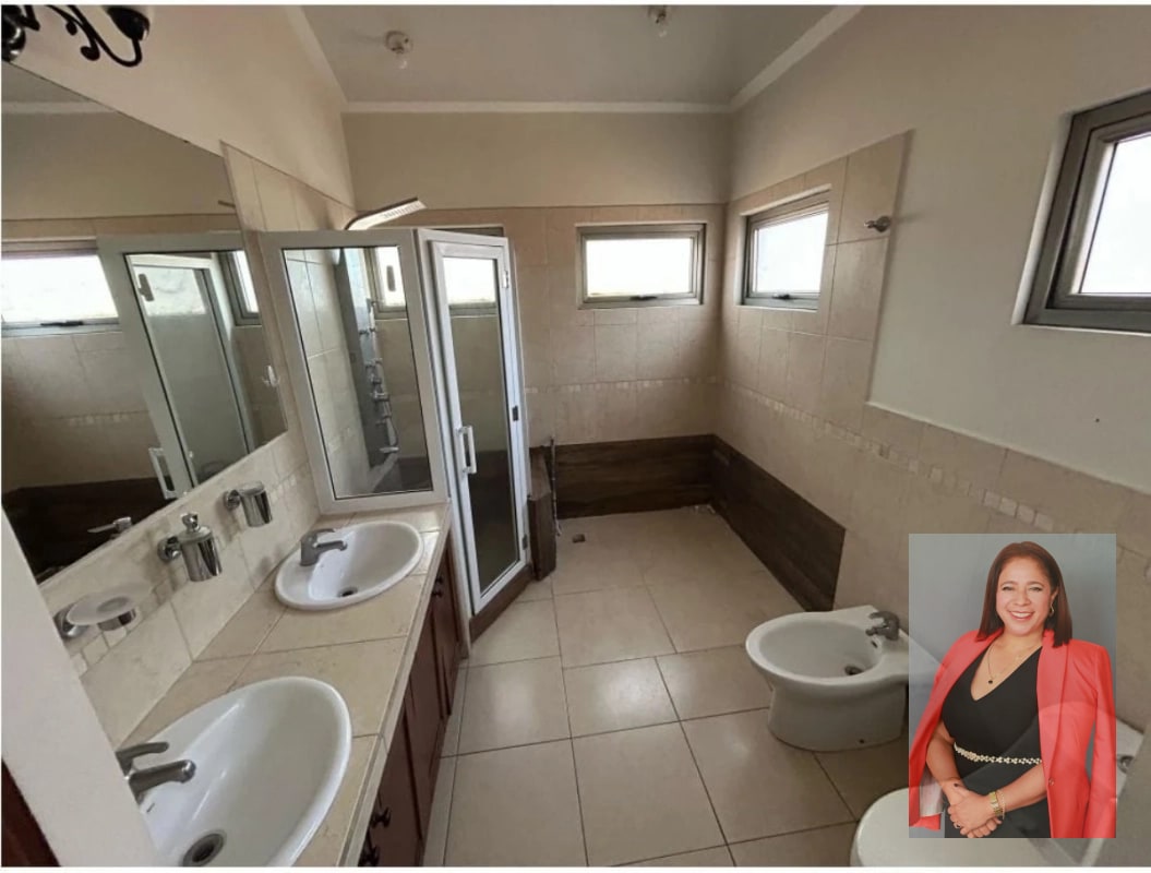 Amplia casa en venta en residencial Villas de Jacarandas de Cayala - 9