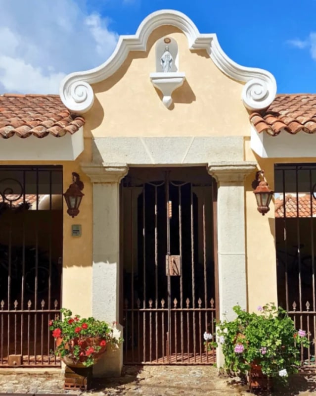 CASA EN VENTA EN CARRETERA A SAN LUCAS KM 21.5, ESTILO COLONIAL - 2