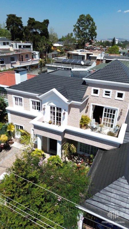 Casa en Venta en Residencial Jardines de San Isidro zona 16 - 1