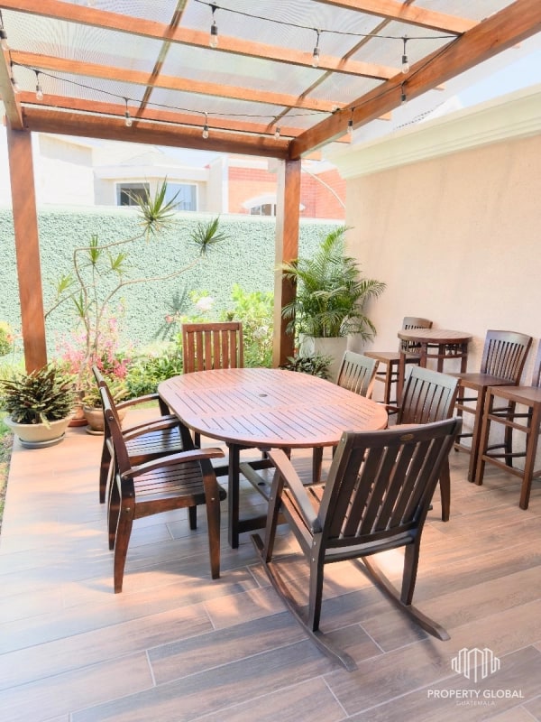 Casa en Venta en Residencial Jardines de San Isidro zona 16 - 7