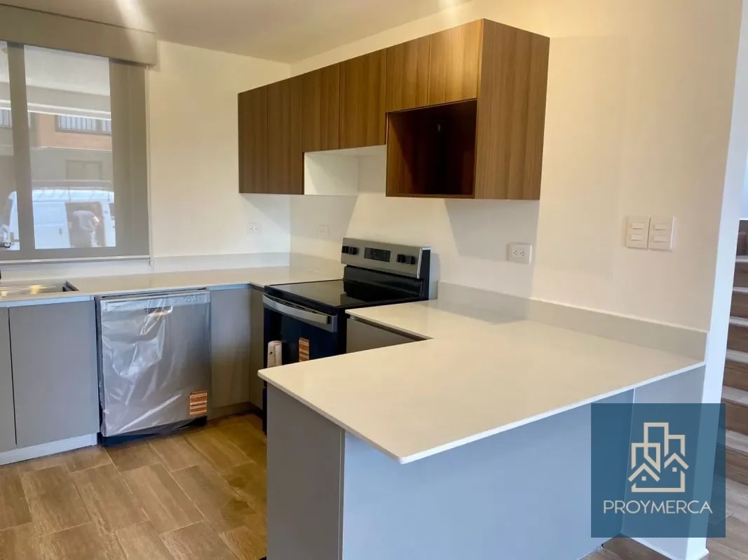 Casa nueva en alquiler, Laures de San Isidro, Zona 16 - 8
