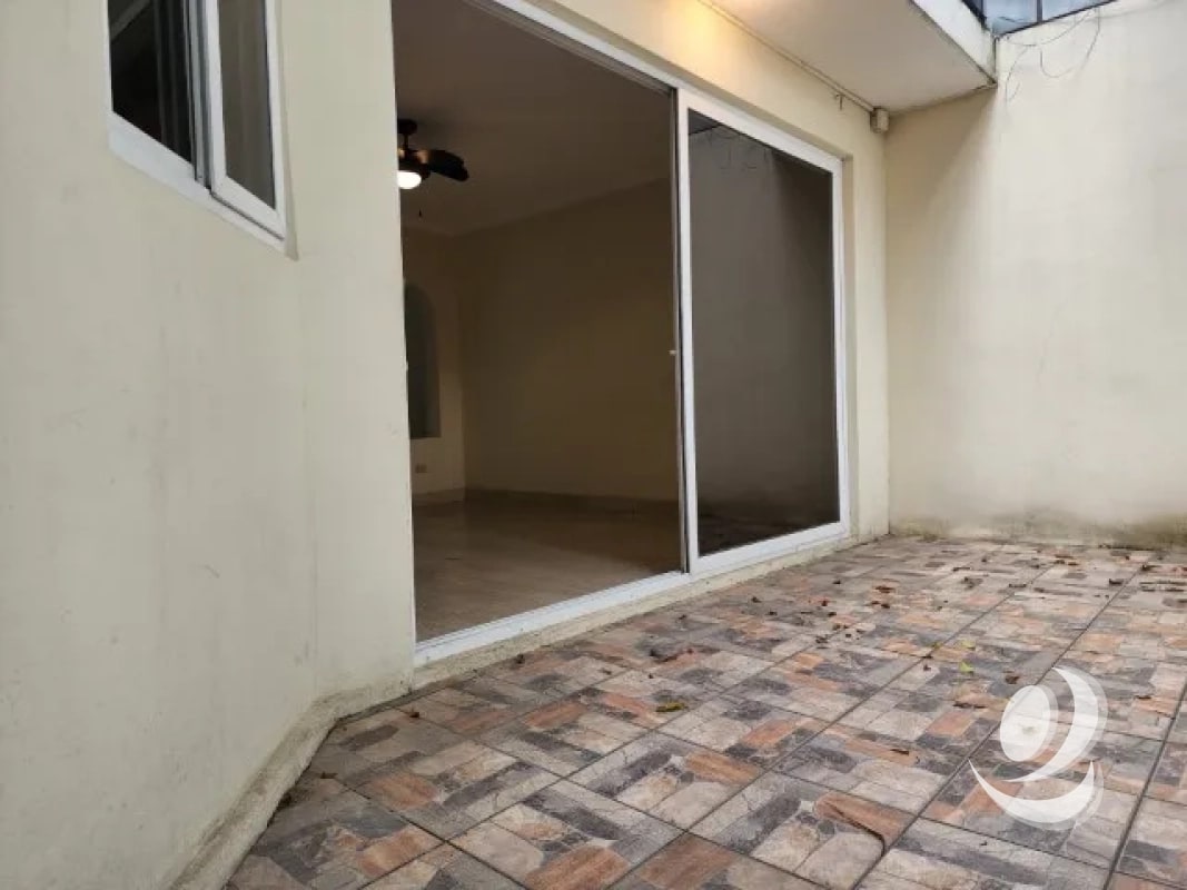 Casa en Venta fuera de garita, por Pinares - 7