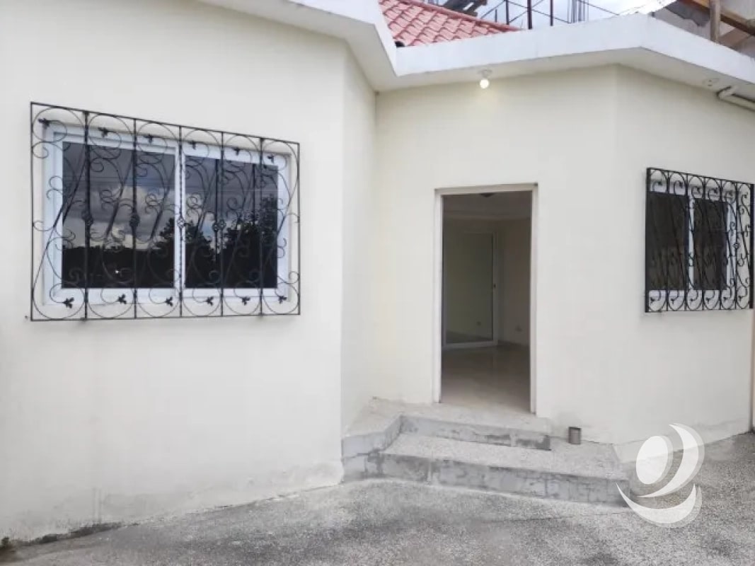 Casa en Venta fuera de garita, por Pinares - 6