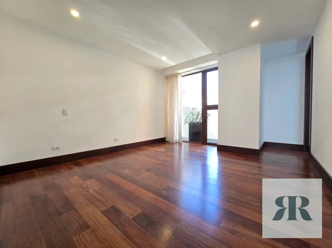 *Casa en Venta Vista Hermosa II, dentro de garita, 4 dormitorios* - 6