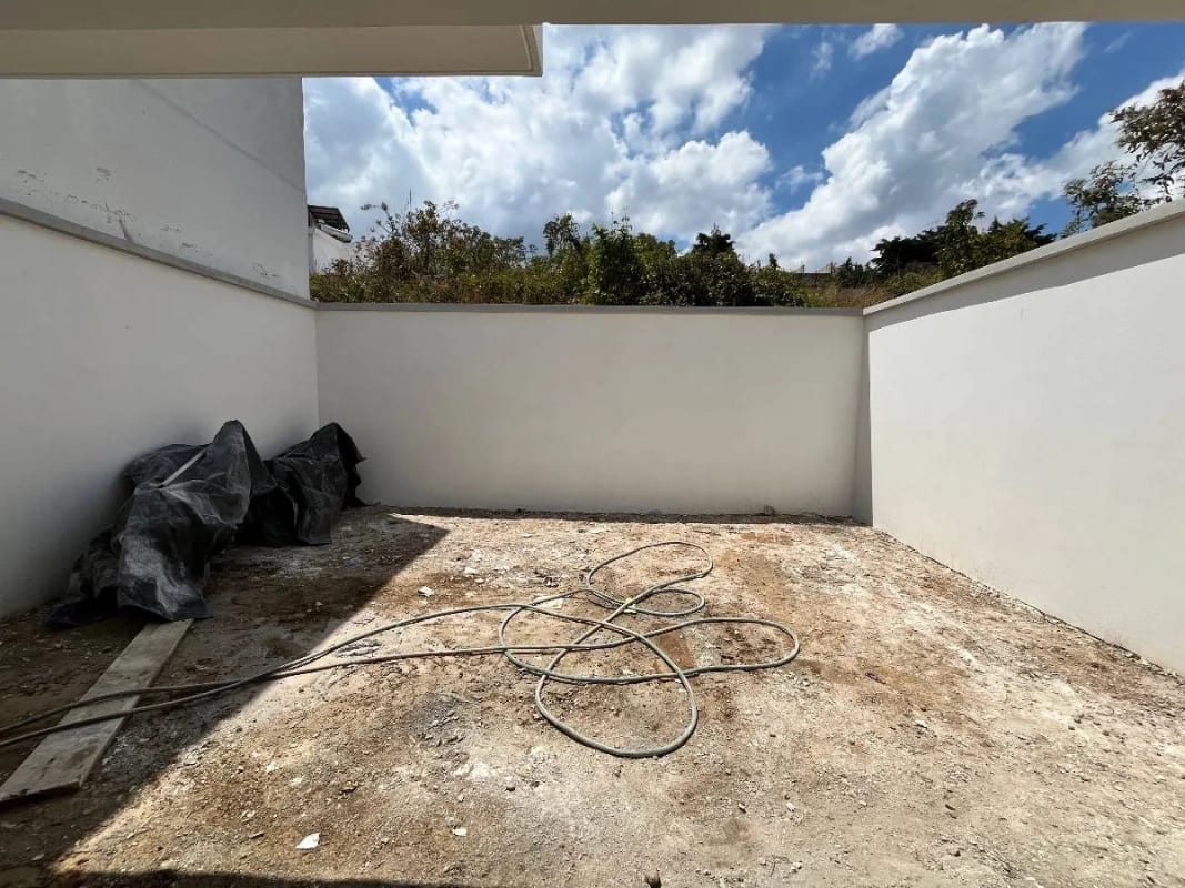 Casa en venta de 4 habitaciones, Hacienda Real, Zona 16 Lista para Abril 2026 — Casa en Venta en Hacienda Real, Zona 16, Guatemala, Ciudad — foto 2 de 9