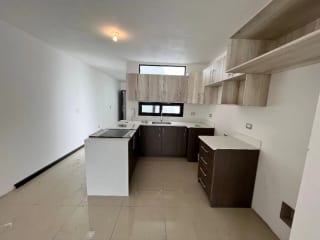 CASA DE 3 HABITACIONES EN VENTA  ZONA 16 HACIENDA REAL — Casa en Venta en Hacienda Real, Zona 16, Guatemala, Ciudad — miniatura 1 de 6