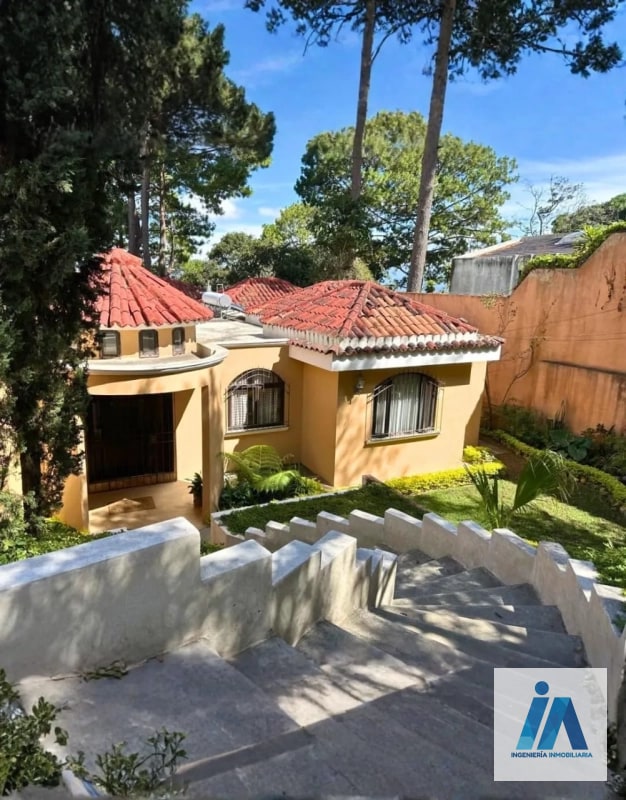 CASA EN VENTA📍Condominio El Encinal, Mixco Destaca por sus finos acabados - 1
