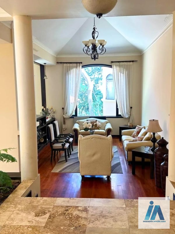 CASA EN VENTA📍Condominio El Encinal, Mixco Destaca por sus finos acabados - 16