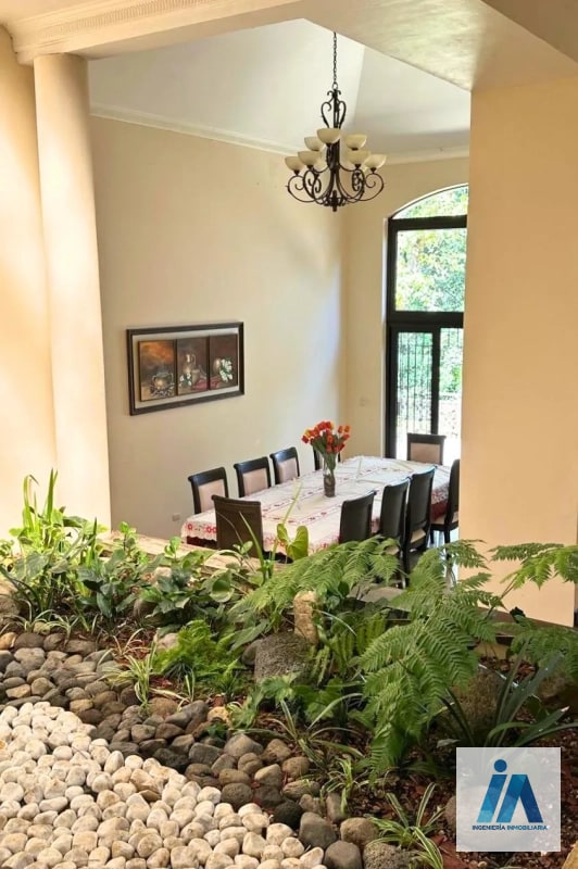 CASA EN VENTA📍Condominio El Encinal, Mixco Destaca por sus finos acabados - 15