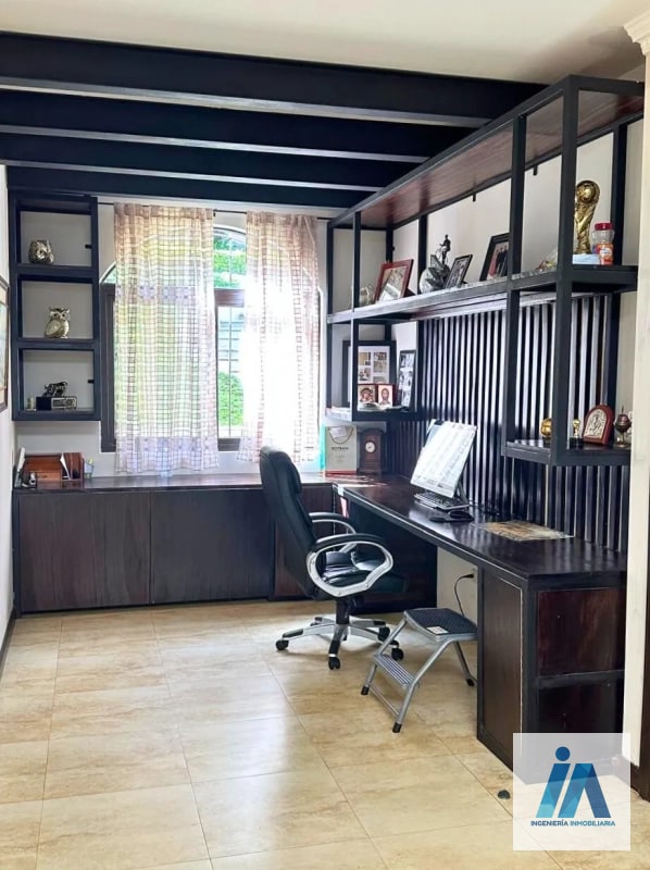 CASA EN VENTA📍Condominio El Encinal, Mixco Destaca por sus finos acabados - 13