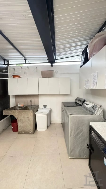 HERMOSA CASA EN VENTA San Cristóbal - Colonia Las Orquideas Sector A1 - A9. - 9