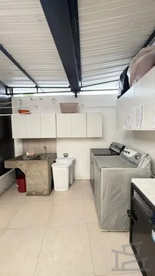 HERMOSA CASA EN VENTA San Cristóbal - Colonia Las Orquideas Sector A1 - A9. — Casa en Venta en Zona 8 Mixco, Guatemala, Ciudad — miniatura 9 de 17