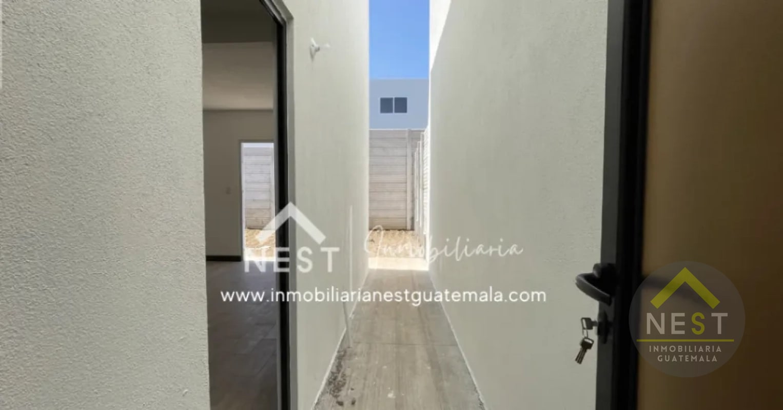 Casa nueva en renta con jardín | Bosques de Santa Elena - Km 26.5 CAES - 5