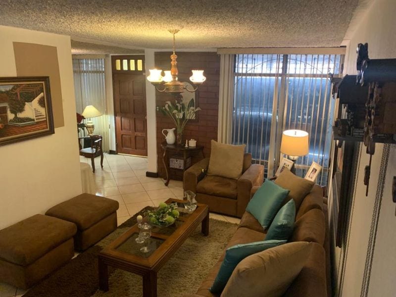 LINDA CASA EN JARDINES DE LA ASUNCION SUR ZONA 5 — Casa en Venta en Jardines de La Asunción, Zona 5, Guatemala, Ciudad — foto 11 de 16