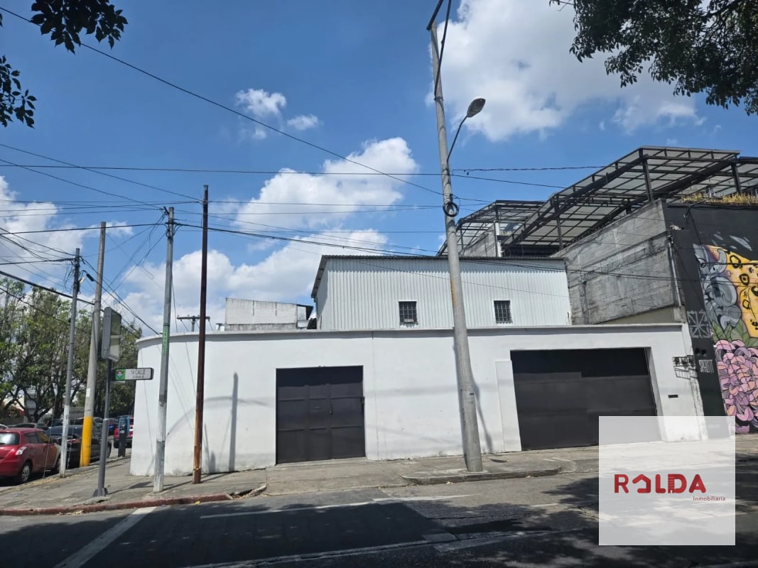 Casa en Renta en zona 9 de Esquina para uso Comercial - 1