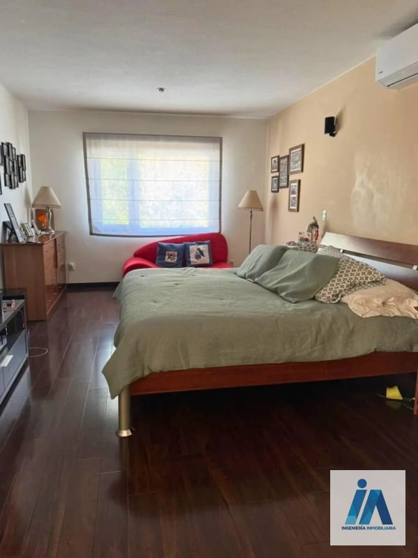 CASA EN VENTA📍La Fontana 2, Carretera al Salvador Km. 25.5 Esta impresionante residencia combina espacios diseñados para cada integrante de la familia - 7