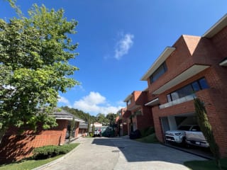 CASA VENTA A PASOS DE MINUTO MUXBAL, EL CARMEN, CONDOMINIO PRIVADO 9 CASAS, 4 DORMITORIOS CADA UNO C BAÑO 390 MTS $525,000 — Casa en Venta en Muxbal, Guatemala, Ciudad — miniatura 12 de 13