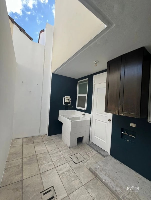 CONDADO NARANJO.   Casa tipo Solana en venta, dentro de Alameda Norte $425,000 - 3