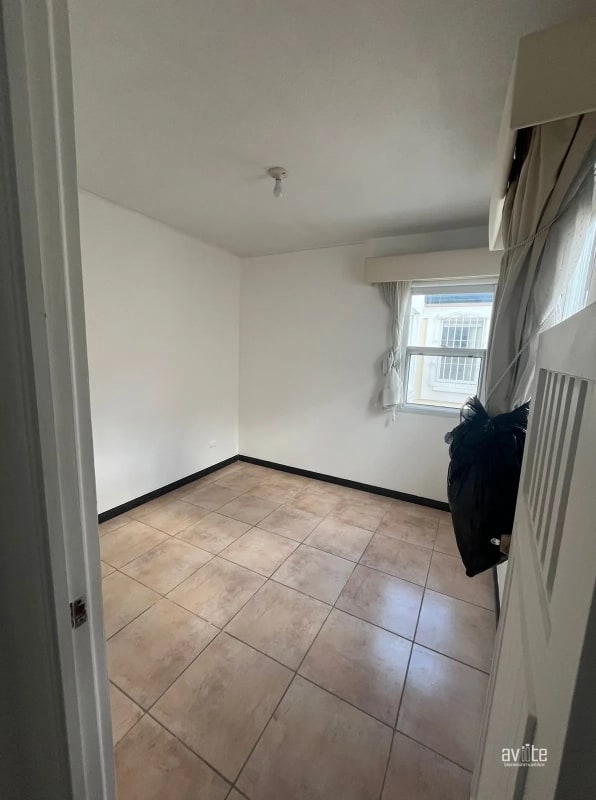 CONDADO NARANJO.   Casa tipo Solana en venta, dentro de Alameda Norte $425,000 - 8