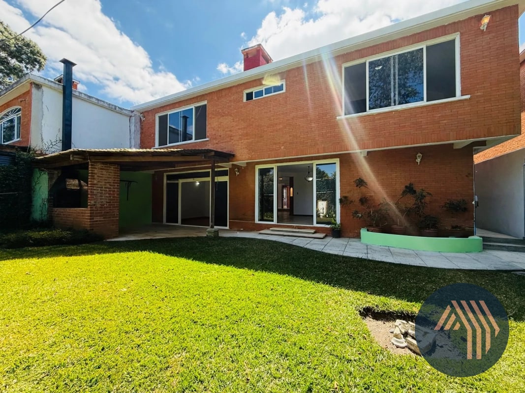 VENTA DE HERMOSA CASA - SAN ANTONIO, KM 16.5 CES - 12