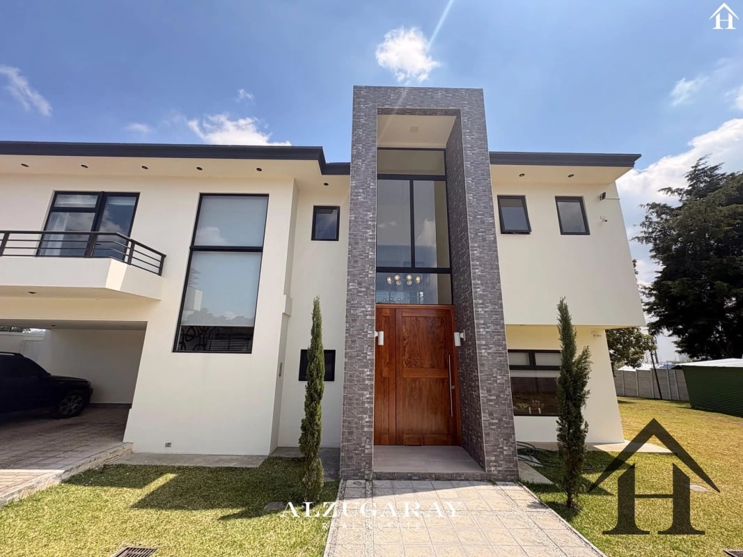 casa moderna con jardin atras de Casa de Dios y Price Smart en km 19 carr a el salv - 1