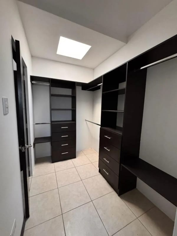 Venta de Casa Vistas de San Isidro Zona 16 — Casa en Venta en Vistas de San Isidro, Zona 16, Guatemala, Ciudad — foto 11 de 15
