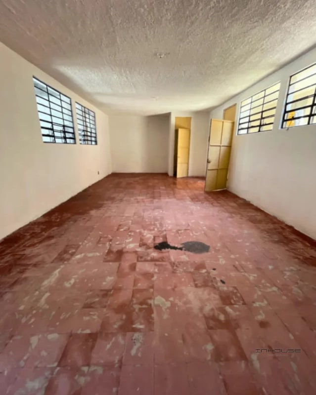 CASA EN VENTA EN ZONA 4 DE MIXCO, PARA USO COMERCIAL - 9