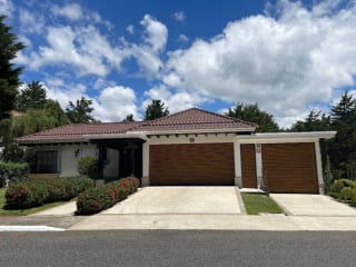 VENDO CASA DE UN NIVEL EN HACIENDA NUEVA CONTRY CLUB — Casa en Venta en Hacienda Nueva, San José Pinula, Guatemala, Ciudad — miniatura 5 de 17