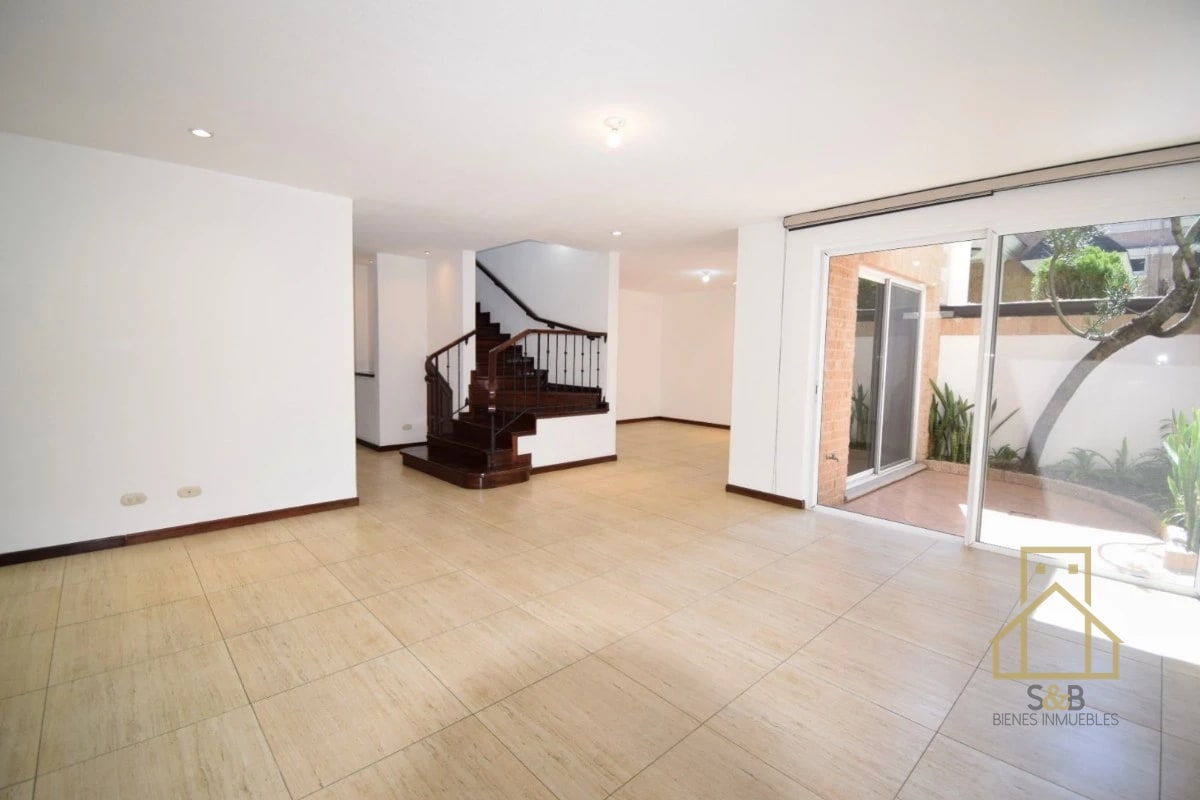 Casa en renta, zona 10 - 11